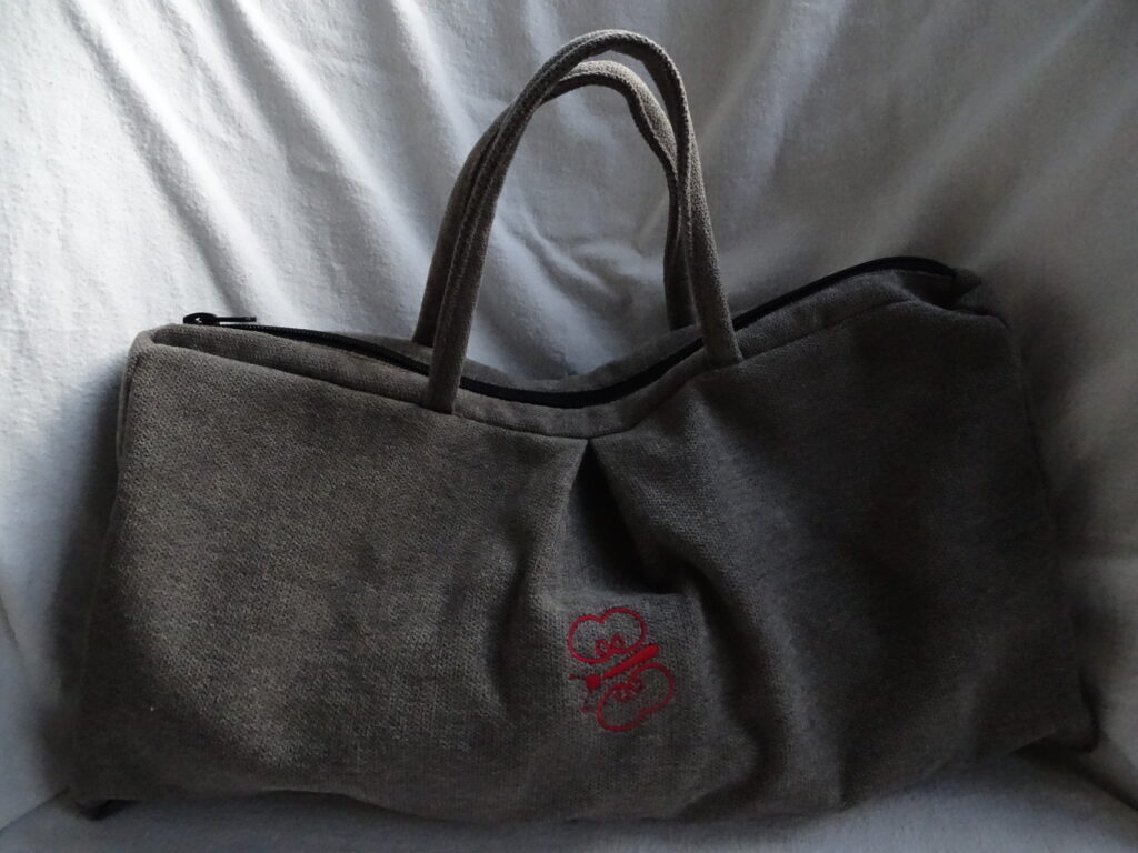 Текстилна чанта с декоративна бродерия